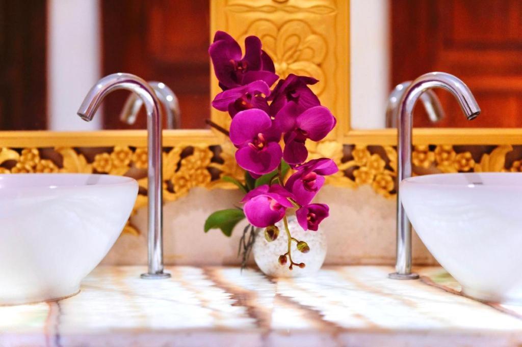 Kj Hotel Yogyakarta Extérieur photo