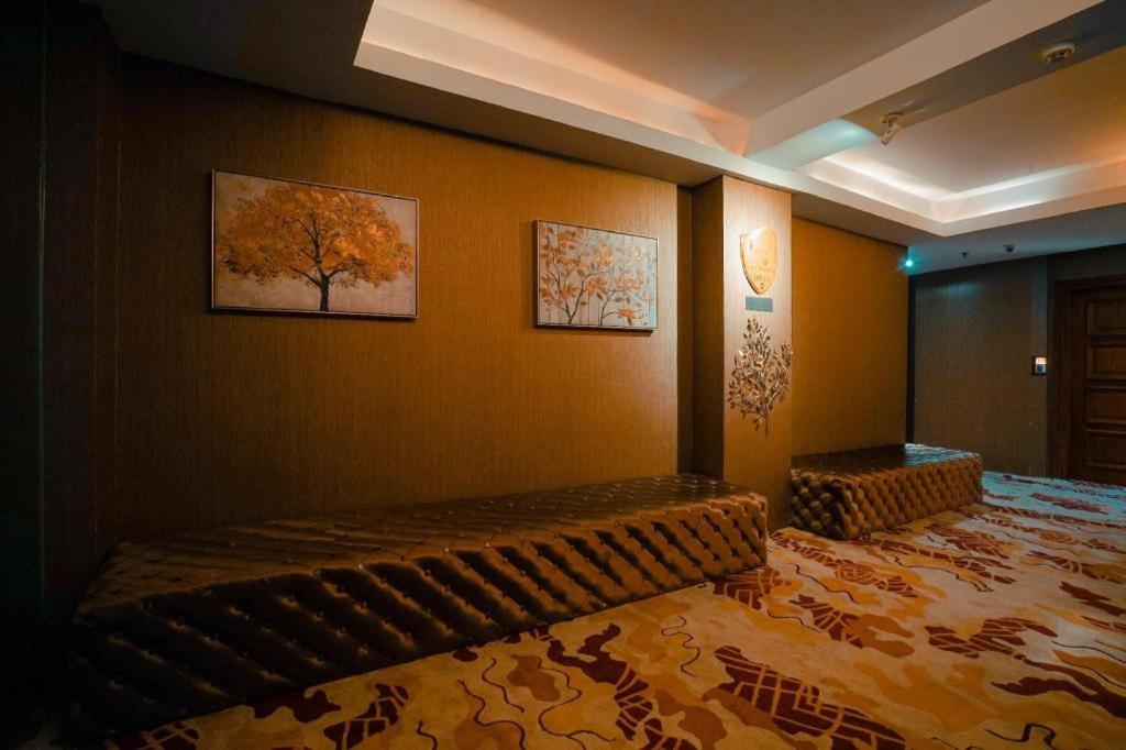 Kj Hotel Yogyakarta Extérieur photo