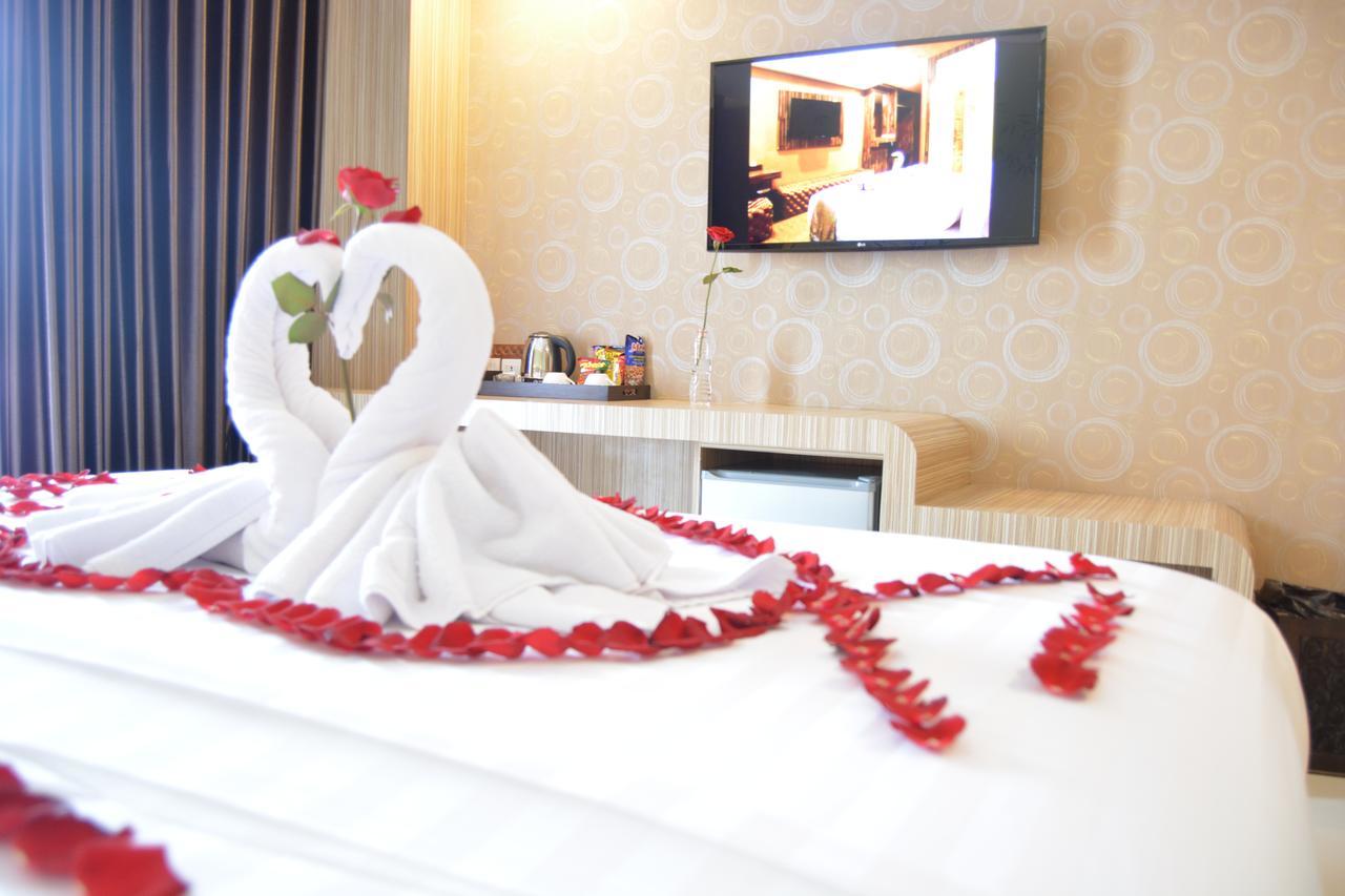 Kj Hotel Yogyakarta Extérieur photo