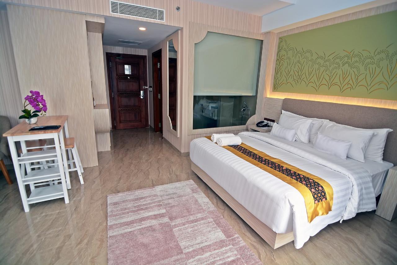 Kj Hotel Yogyakarta Extérieur photo