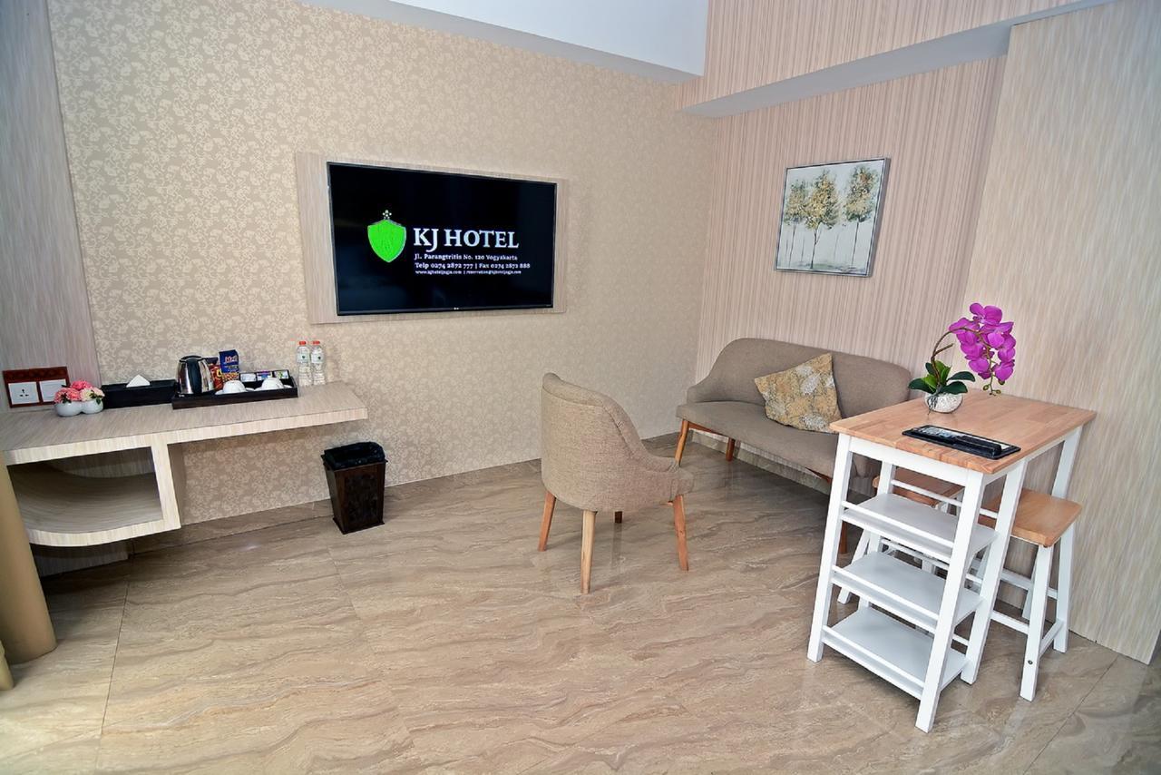 Kj Hotel Yogyakarta Extérieur photo