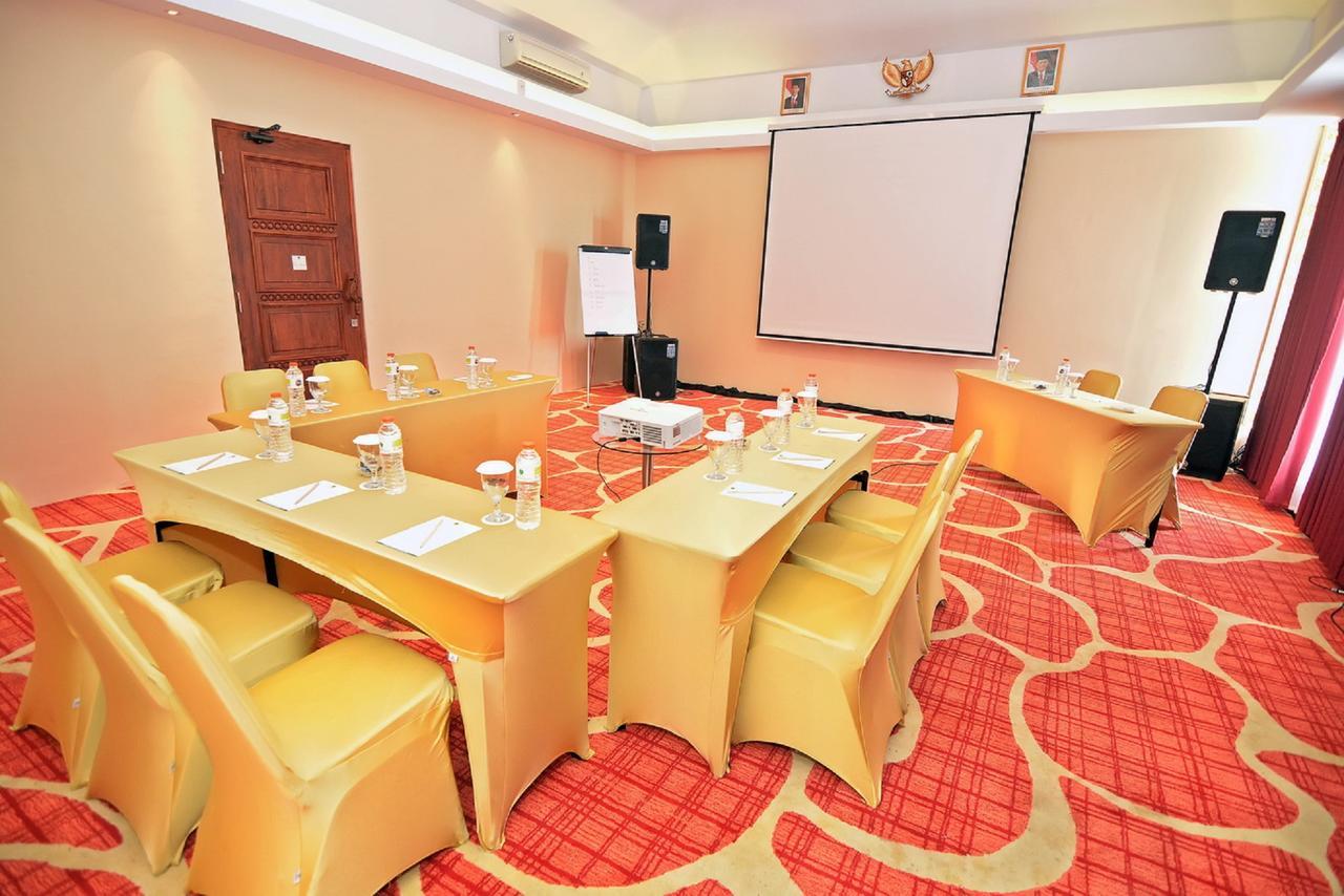 Kj Hotel Yogyakarta Extérieur photo