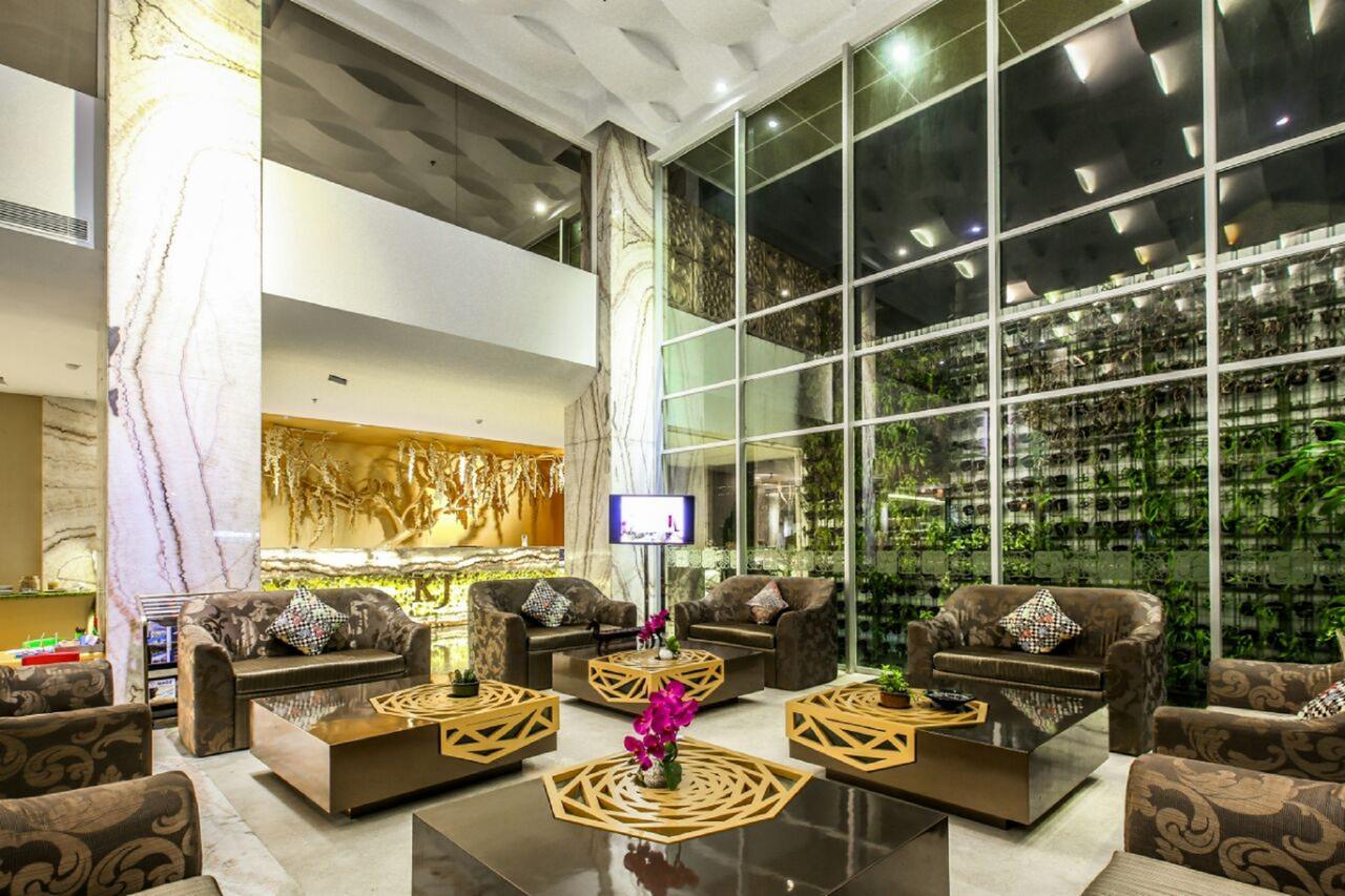 Kj Hotel Yogyakarta Extérieur photo