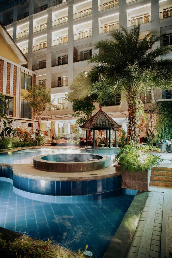 Kj Hotel Yogyakarta Extérieur photo